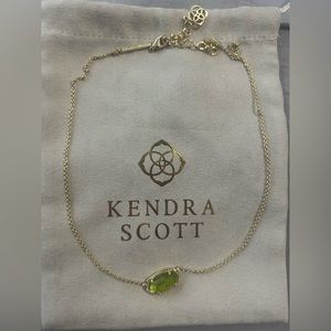 kendra scott elisa pendant necklace in peridot illusion